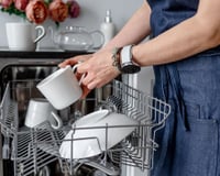 Você pode estar usando a lava-louças de forma errada: 3 dicas para aproveitar o aparelho ao máximo