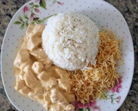 Strogonoff de frango fácil