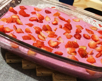 Mousse danoninho fácil (com morango e suspiros)