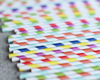 Canudos de papel parecem ótimos como alternativa ao plástico, mas tem um pequeno problema: eles são tóxicos