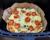 Receita de 12 minutos com ovo e espinafre na airfryer é a minha refeição rápida, saudável e gostosa para almoço ou jantar em dias corridos