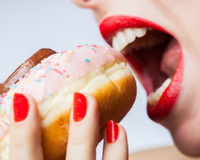 Por que comemos doce depois das refeições? Entenda esse desejo de sobremesa