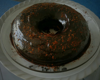 Bolo de cenoura com calda de chocolate de microondas