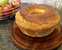 Bolo de fubá com requeijão