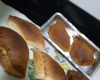 Pão com recheio de frango desfiado