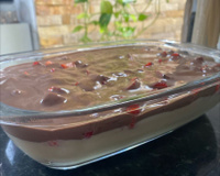 Pavê de chocolate com morangos