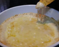 Dip de grão de bico com queijo