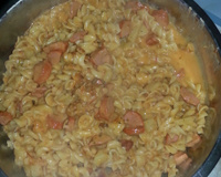 Macarrão com salsicha na panela de pressão