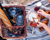 Piquenique romântico: confira os produtos para montar o seu com estilo