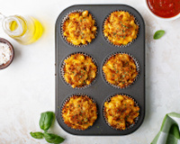 Muffin de macarrão com queijo e bacon