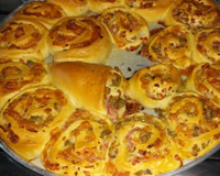 Caracóis de presunto e queijo