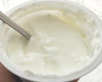 Finalmente descobri qual é o melhor iogurte grego para comprar no mercado: marca lidera ranking disparado