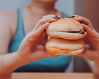 5 perguntas que você deve se fazer para descobrir se tem compulsão alimentar