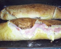 Pãozinho recheado com presunto e mussarela