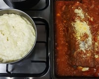 Bolo de carne moída recheado com presunto e mussarela