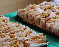 Cachorro quente para 200 pessoas