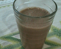 Batida de frutas e chocolate