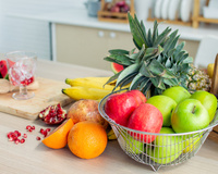 Você nem imagina o que pode acontecer se jantar apenas frutas