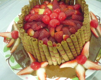 Bolo chocolate com morango fácil