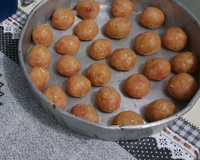 Almôndegas de frango recheadas com queijo