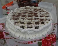 Bolo com recheio de limão e chocolate