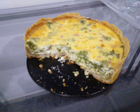 Quiche de brócolis e tomate italiano