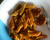 Macarrão com almôndegas fácil