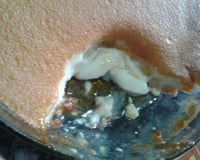 Chico balanceado com banana