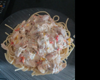 Macarrão ao molho branco com frango