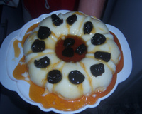 Manjar branco com ameixas