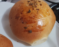 Pão de batata recheado com mortadela