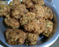 Bolinho de arroz com carne moída