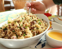 Chega novembro e eu já separo minha receita de farofa com abacaxi e bacon que é sucesso na ceia de fim de ano