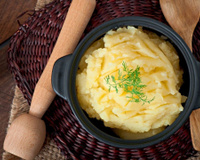 Pare de ferver batatas na água: veja como deixar seu purê de batatas muito mais saboroso