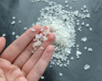 Para que serve o truque do sal grosso no banheiro? Não achei que funcionaria e agora uso todo mês