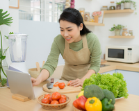 Comprei este iPad com quase R$ 2 mil de desconto e agora tenho minhas receitas favoritas na palma da mão