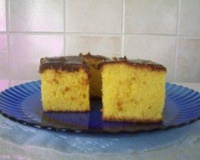 Bolo de cenoura com cobertura de caramelo