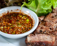 O molho que transforma qualquer carne ou salada fácil de fazer e com um ingrediente que você nunca pensou usar