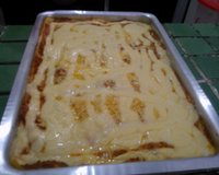 Lasanha com molho branco e bolonhesa