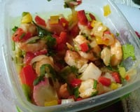 Salada de camarão com kani-mine