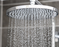 O que a psicologia revela sobre quem sempre toma banho antes de dormir? O que significa?