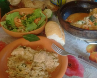 Arroz tamborilado na panela de barro