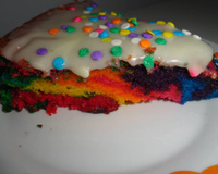 Bolo arco-íris