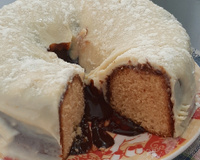 Bolo vulcão de leite em pó com creme de avelã