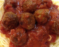 Espaguete com almôndegas