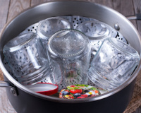 Não sabe como esterilizar os potes de vidro? É MUITO mais fácil do que você pensa!