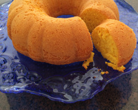 Bolo de cenoura com suco de laranja