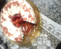 Manjar de coco com calda de morango