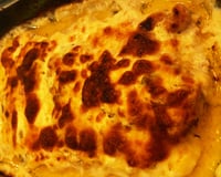 Peito de frango com molho branco e alecrim