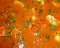 Cação ao molho vermelho